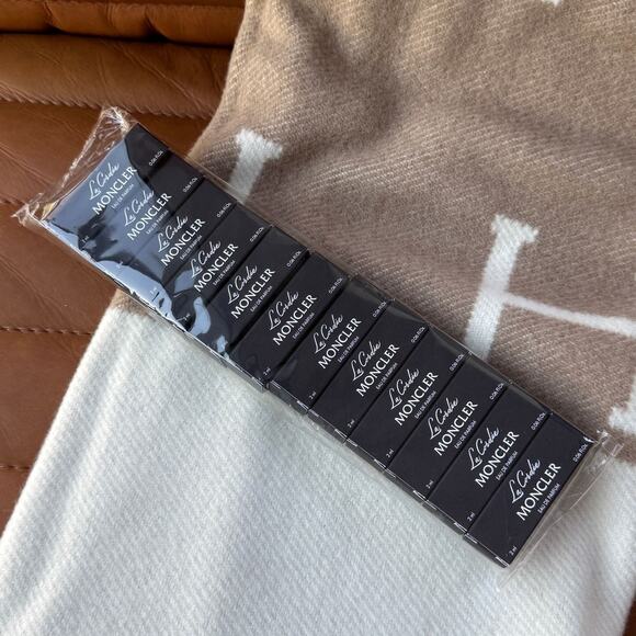 B45 LA CORDEE MONCLER SAMPLE PACK 2 ML EACH PACK 12 PCS - Picture 1 of 2